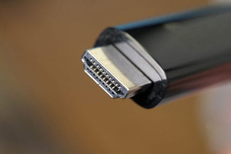 توصيل الكمبيوتر بالتلفزيون باستخدام كبل HDMI